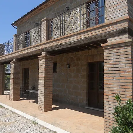 Lantgård Tenuta Roccaccia *